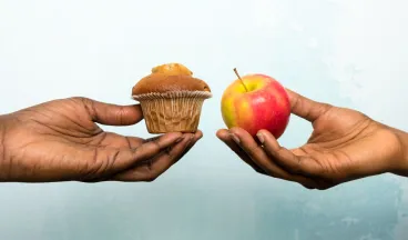 apple and cupcake compared