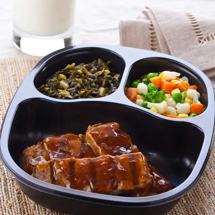 NY Strip Beef Patty & Gravy with Spinach & Four Seasons Vegetables