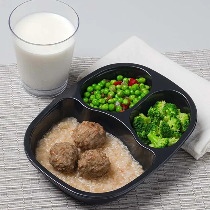 Thai Chili Meatballs With Green Pea Blend and Broccoli Florets