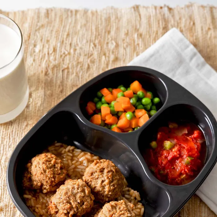 Meatballs with Rice & Gravy with Spinach & Bean Blend